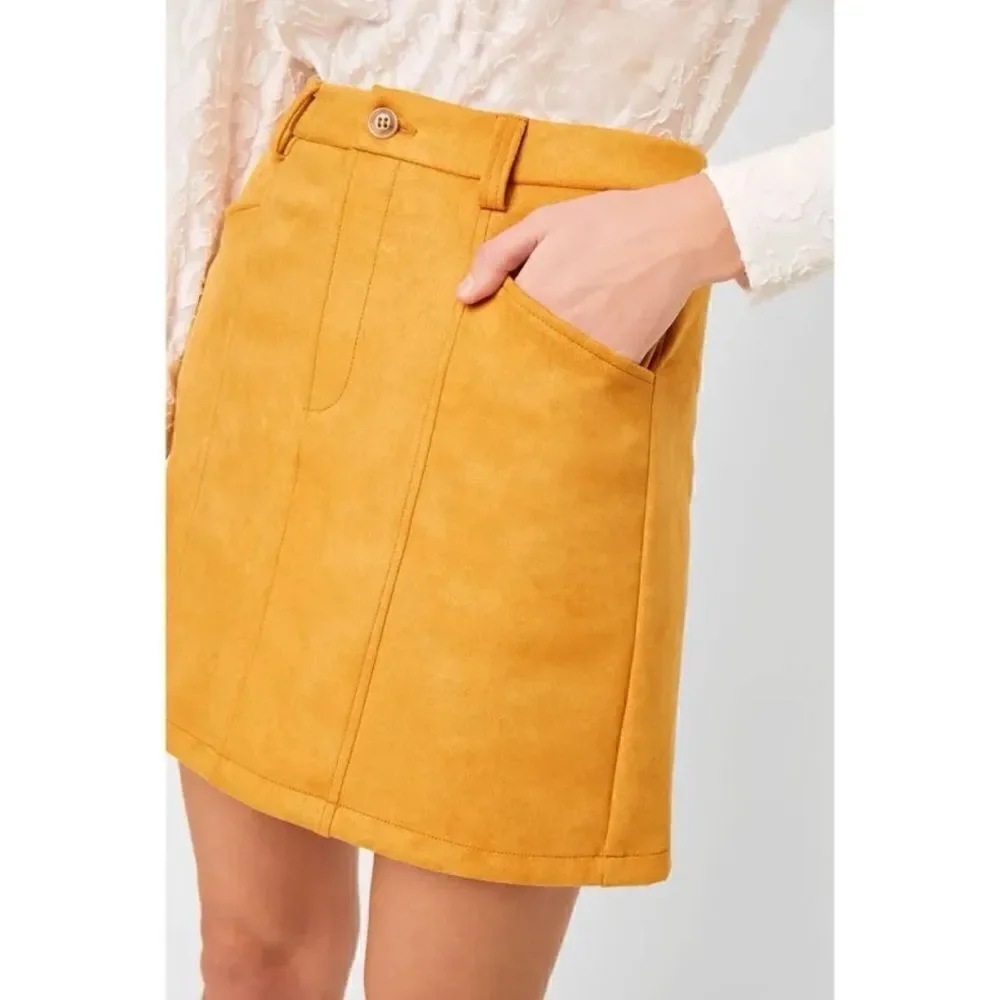 NWT French Connection Bahati Faux Suedette Mini Skirt in Golden Oak, Size 6